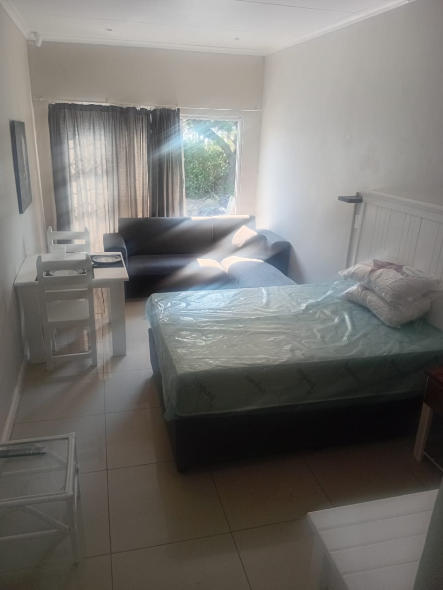 To Let 1 Bedroom Property for Rent in Humewood Eastern Cape